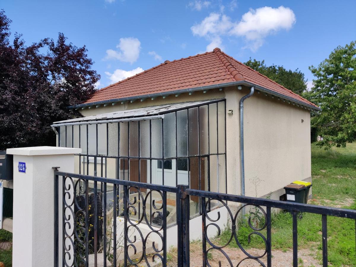 Studio Spacieux Tout Equipe Avec Jardin Varennes-Vauzelles Kültér fotó